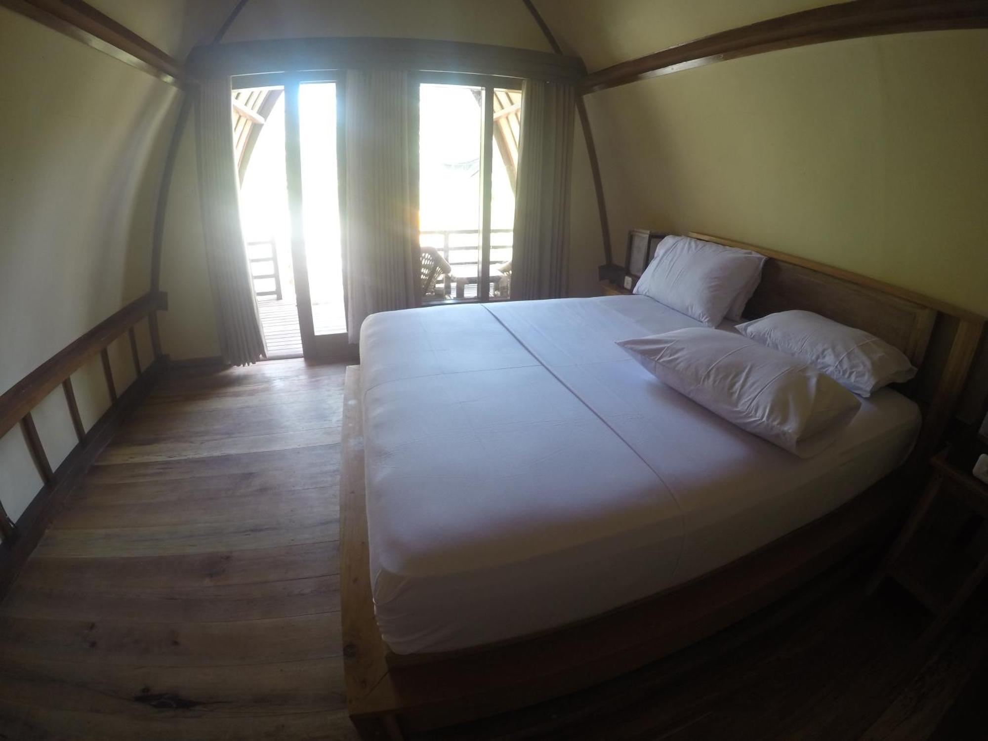Island Beach Bungalow Gili Trawangan Room photo