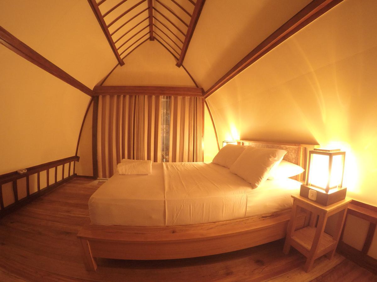 Island Beach Bungalow Gili Trawangan Exterior photo
