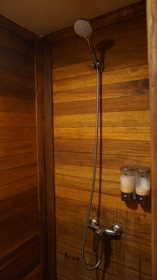 Island Beach Bungalow Gili Trawangan Exterior photo