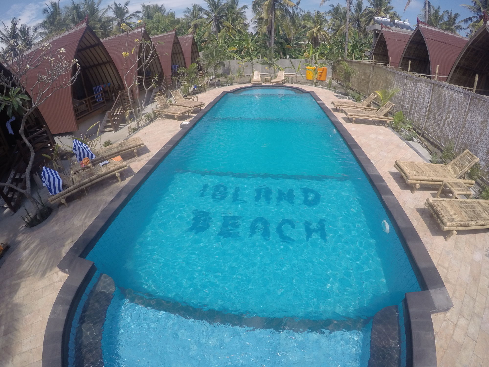 Island Beach Bungalow Gili Trawangan Exterior photo